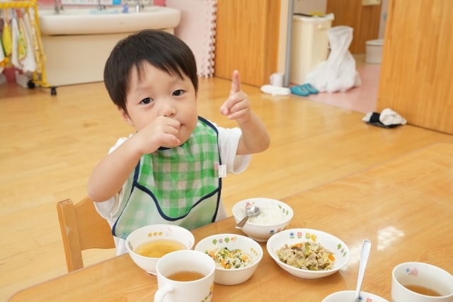 保育士が持っていると転職で有利になる資格｜食育アドバイザーを取得するメリット